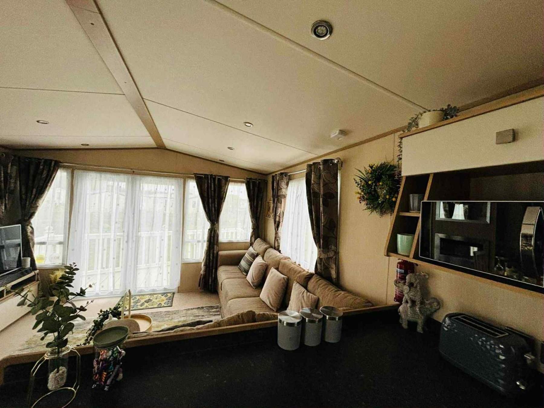 Butterfly Lane Holidays At Marine, Рил Номер фото